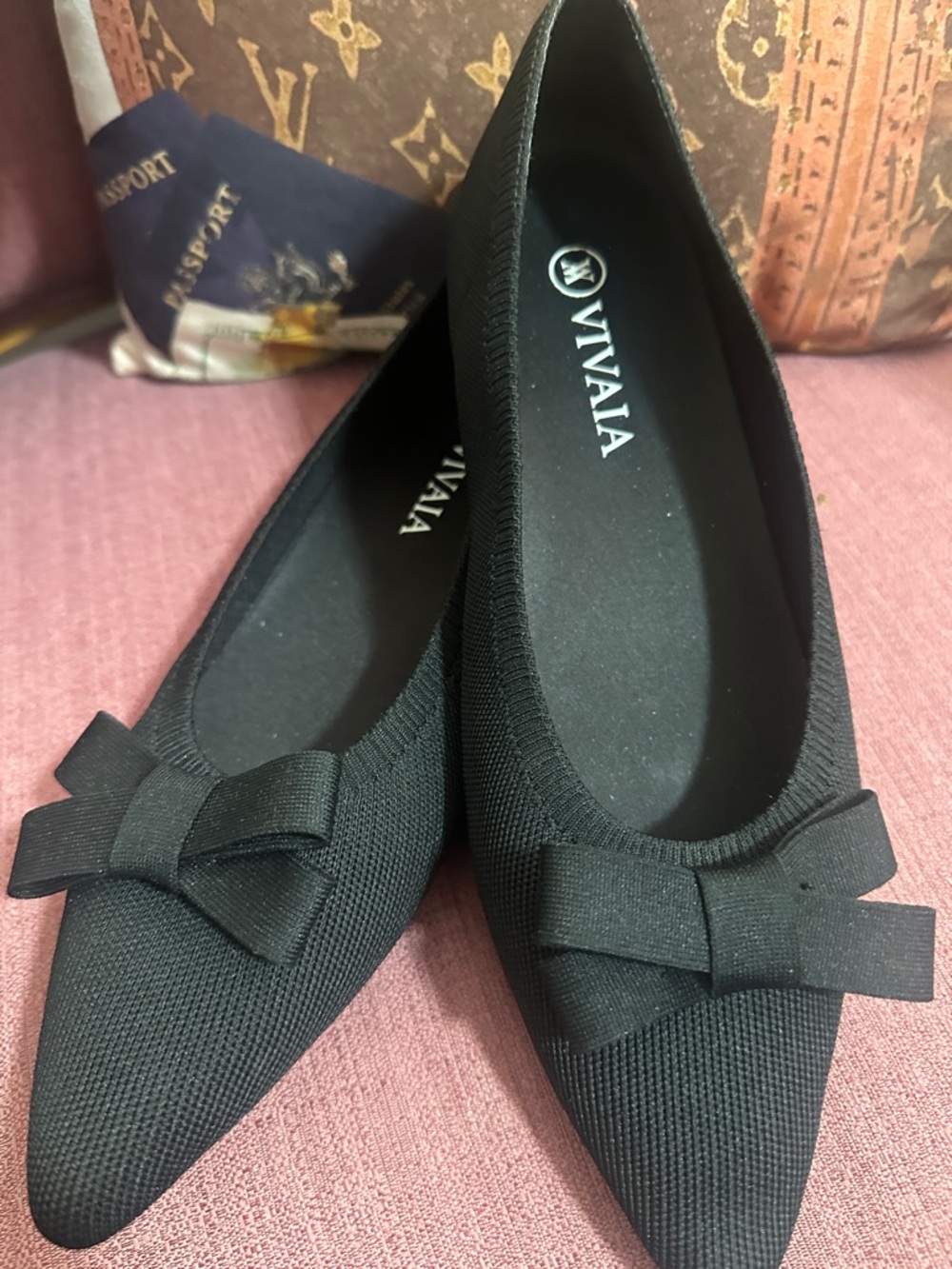 VIVAIA Women's Black Pointed Toe Ballet Flats with Bow•NWOT